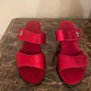 Holiday! Helle Comfort Women’s Red Dress Sandals  size 8 1.5 inch heel